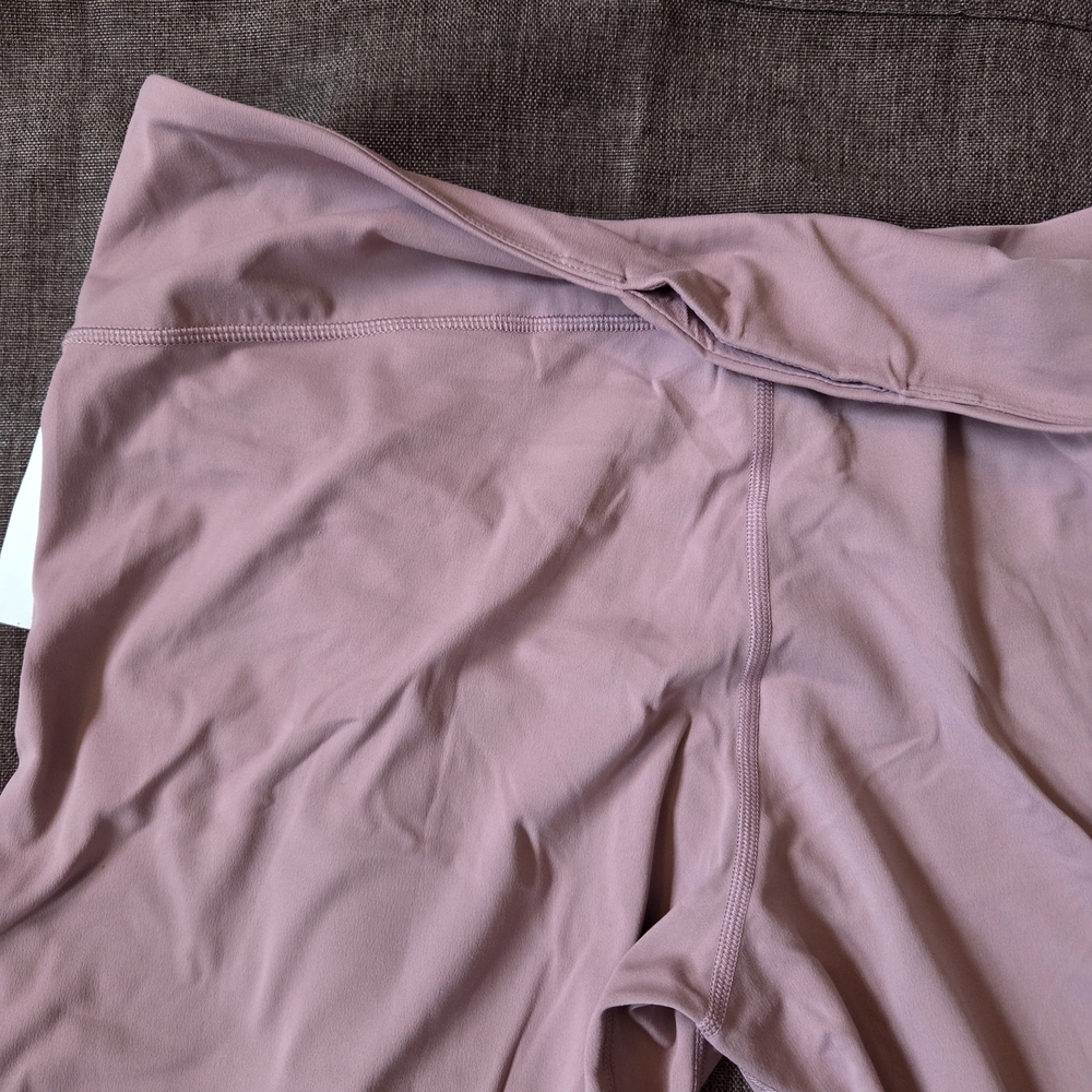 NWT Patagonia Women's Tights in Mauve - Picture 4 of 8
